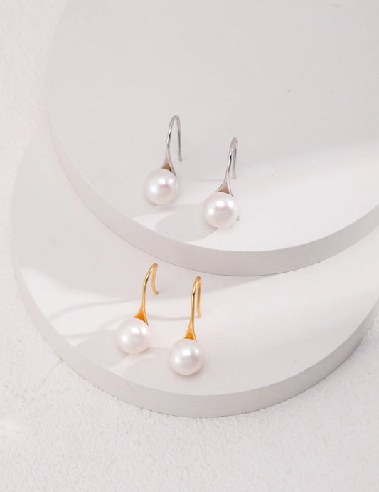 Classic High-Heeled Pearl Dangle Earrings